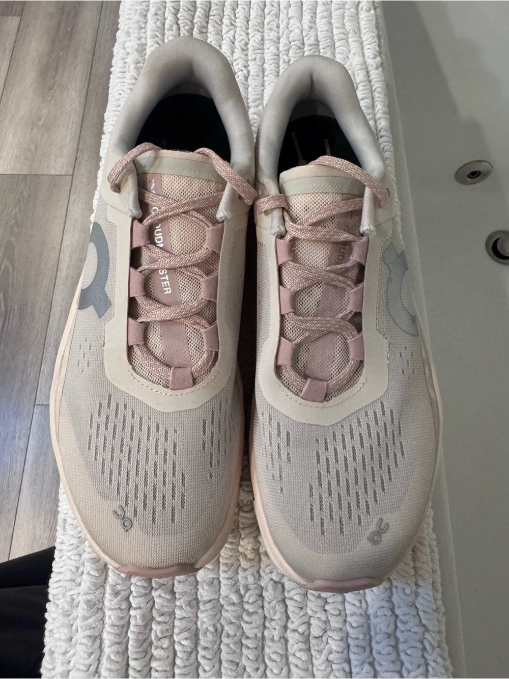 On cloud blush Women's Sneakers-9